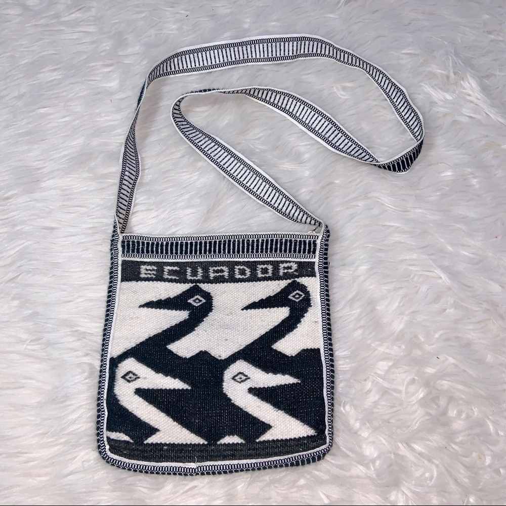 RIO ECUADOR Knit Mochila Bag Crossbody Duck Swan